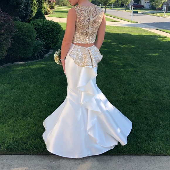 Prom dress - Picture 2 of 2